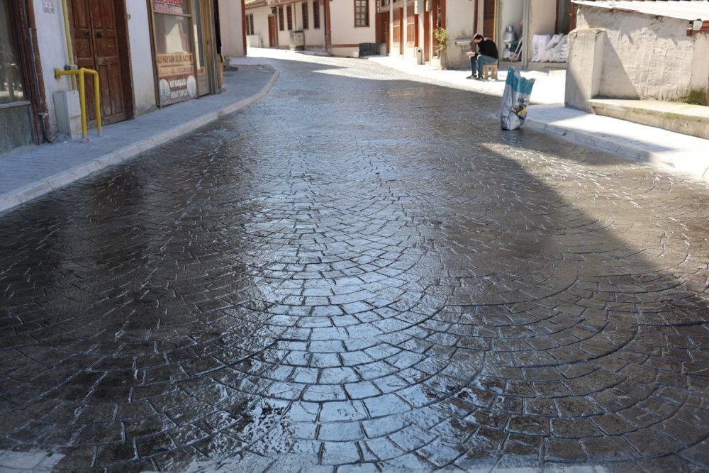 Kulebaşı Caddemizde Baskı Beton Çalışmaları Tamamlandı